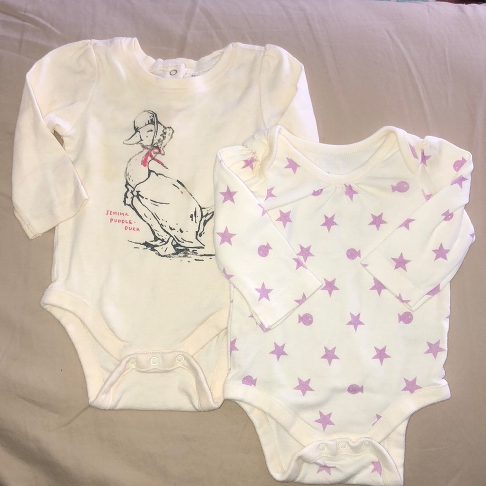 Baby Gap Long Sleeve Onesies in Great Condition